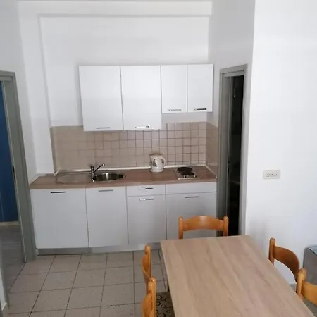 Apt Mari - Close To Sea & Parking Apartment *