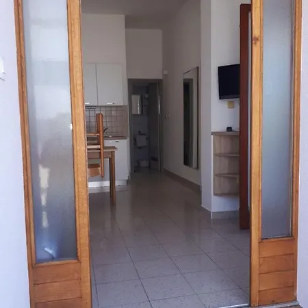 Apartment Apt Mari - Close To Sea & Parking *