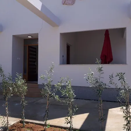 Apt Mari - Close To Sea & Parking Apartment Zaton (Zadar)