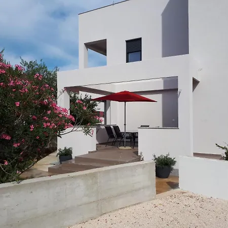 Apt Mari - Close To Sea & Parking *