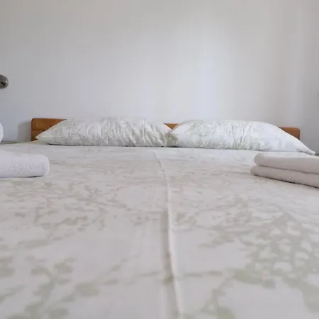 Apt Mari - Close To Sea & Parking شقة زاتون
