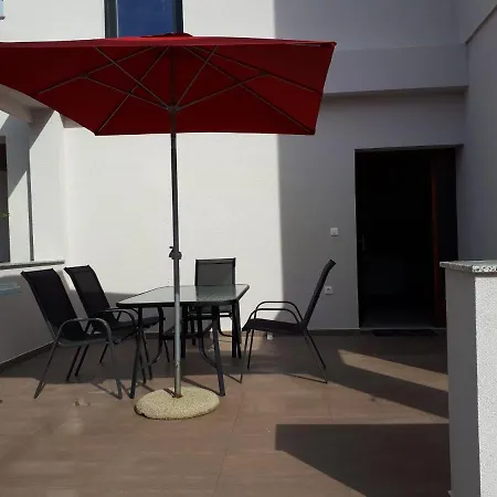 شقة Apt Mari - Close To Sea & Parking